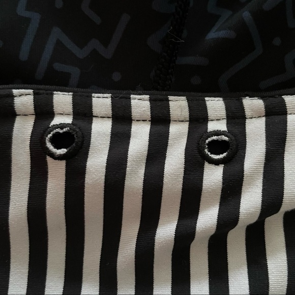 Lululemon Seawheeze 2015 Speed Tight Half Navy Half Black w/Squiggles Size 6 - Picture 7 of 10